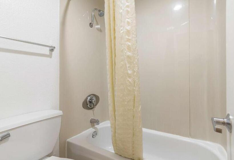 Четырехместный Номер Стандарт, Motel 6 Riverside, Ca  Ucr East