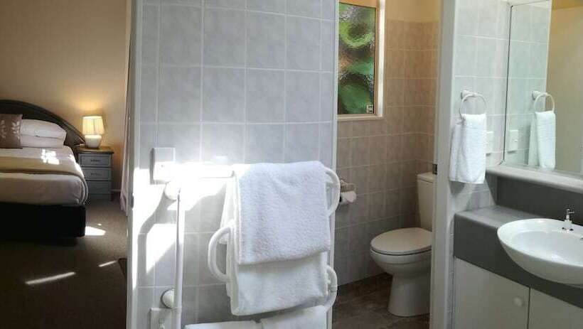 스위트, Pacific Motor Inn