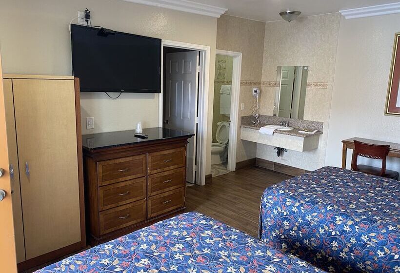 Номер Стандарт 2 Двуспальные Кровати, The Palace Inn