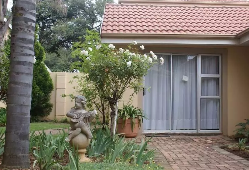 اتاق استاندارد, Elizabeth Lodge