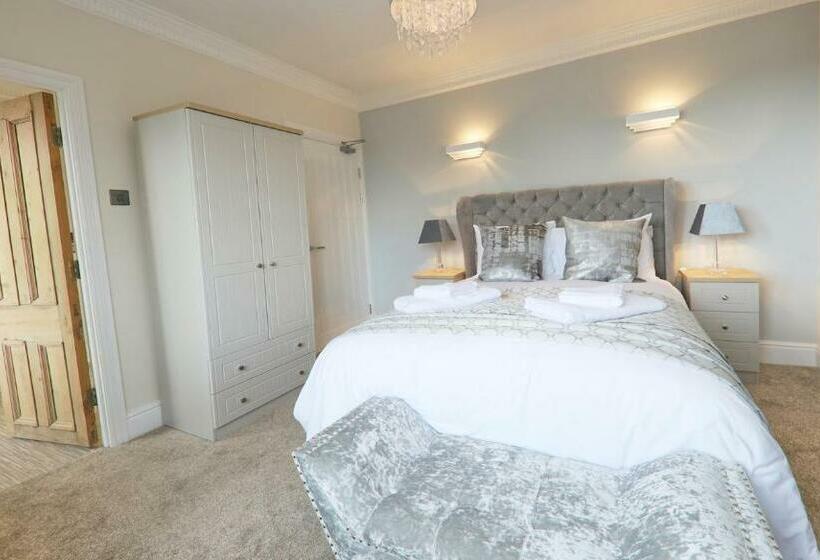 חדר דלוקס, Llwyn Country House