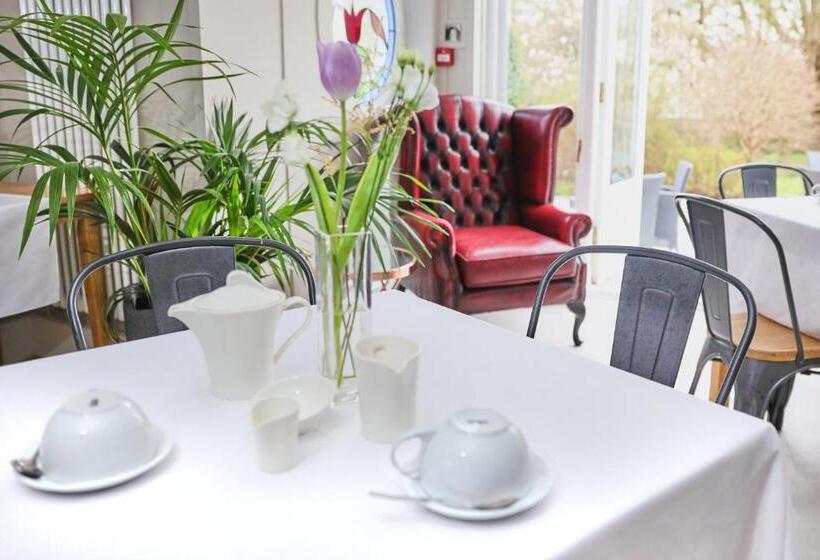 סוויטה דלוקס, Llwyn Country House