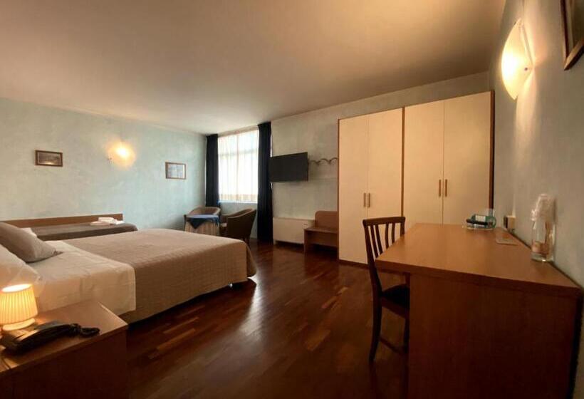 스탠다드 트리플 룸, Sole Della Franciacorta   Hotel & Restaurant