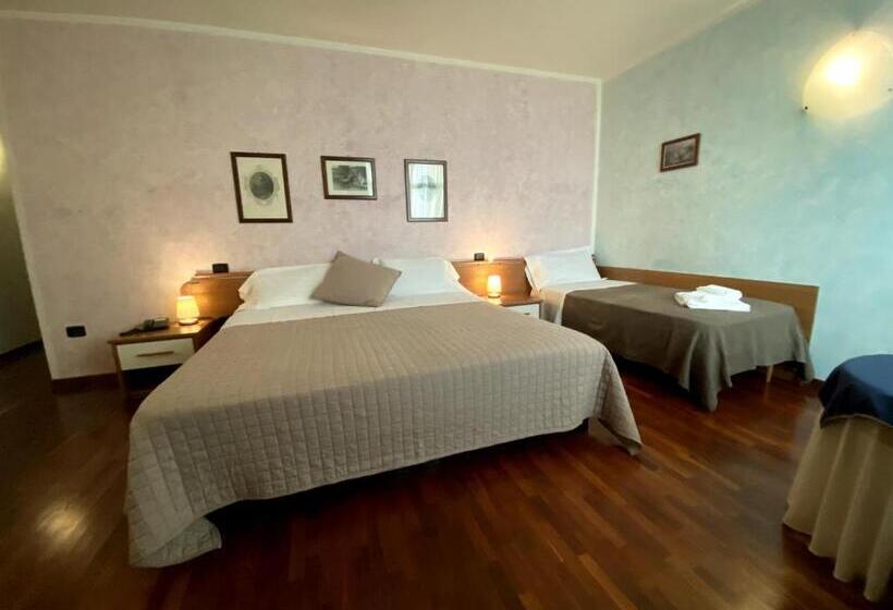 스탠다드 트리플 룸, Sole Della Franciacorta   Hotel & Restaurant