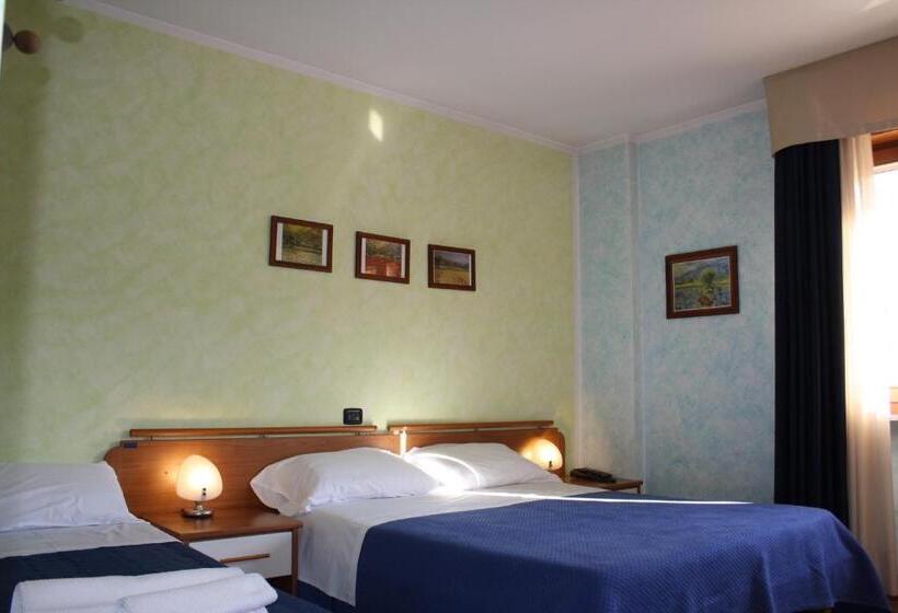 Номер Стандарт Трехместный, Sole Della Franciacorta   Hotel & Restaurant