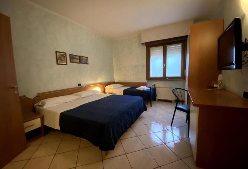 스탠다드 트리플 룸, Sole Della Franciacorta   Hotel & Restaurant