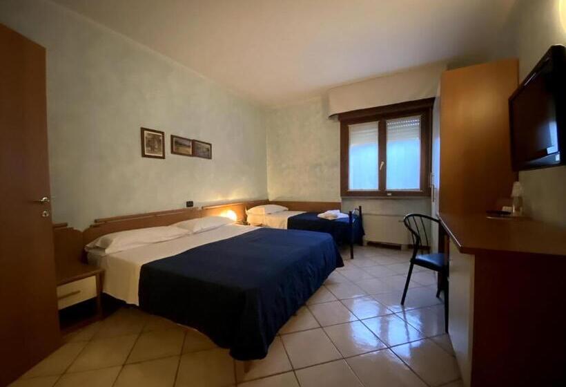 스탠다드 트리플 룸, Sole Della Franciacorta   Hotel & Restaurant