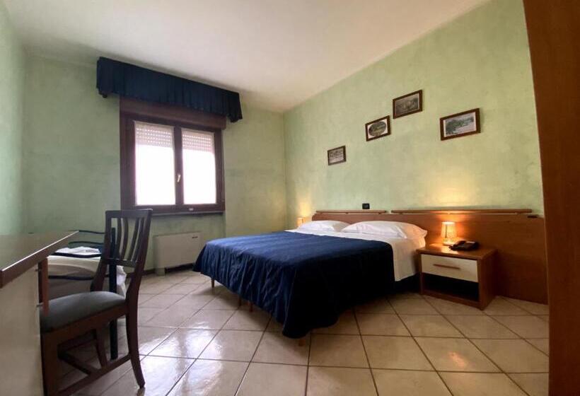 Номер Стандарт Трехместный, Sole Della Franciacorta   Hotel & Restaurant