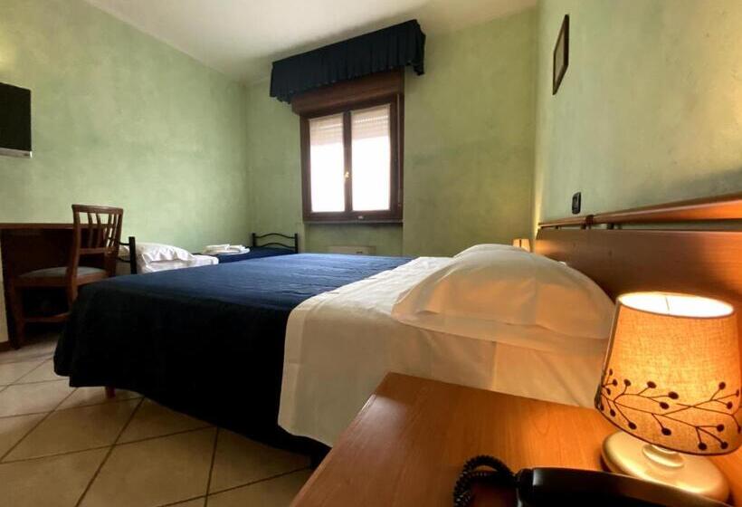 스탠다드 트리플 룸, Sole Della Franciacorta   Hotel & Restaurant