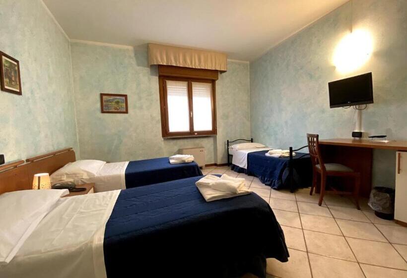 스탠다드 트리플 룸, Sole Della Franciacorta   Hotel & Restaurant