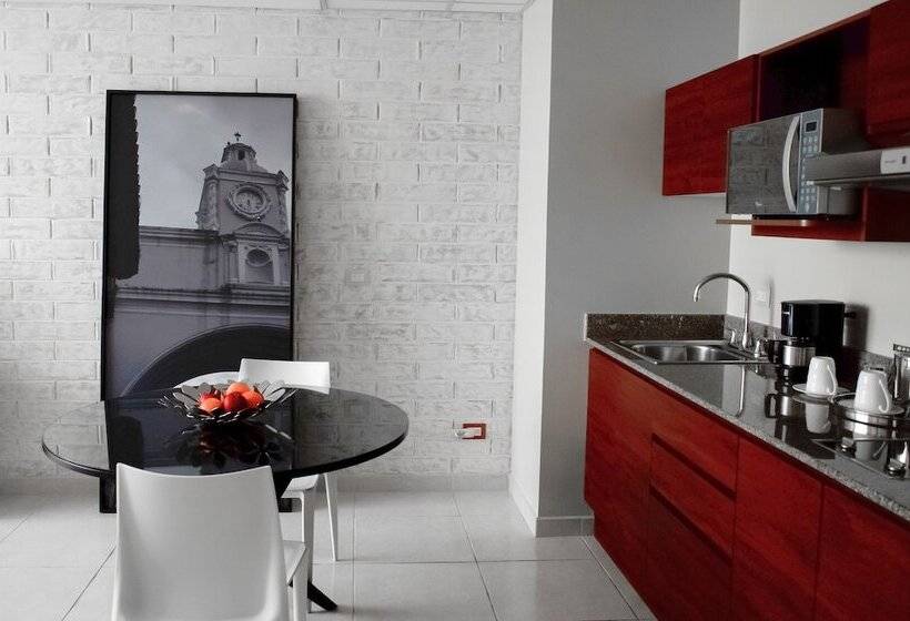 سوییت اجرایی, Adriatika Hotel & Residence