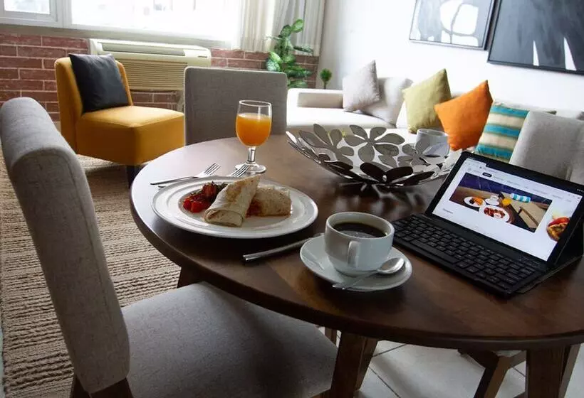 سوییت اجرایی, Adriatika Hotel & Residence