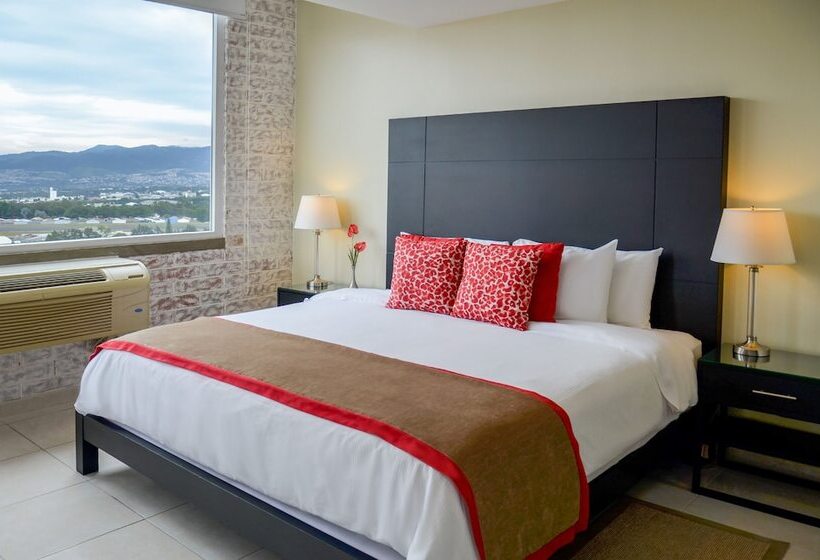 سوییت اجرایی, Adriatika Hotel & Residence