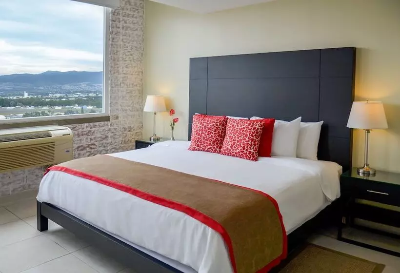 سوییت اجرایی, Adriatika Hotel & Residence