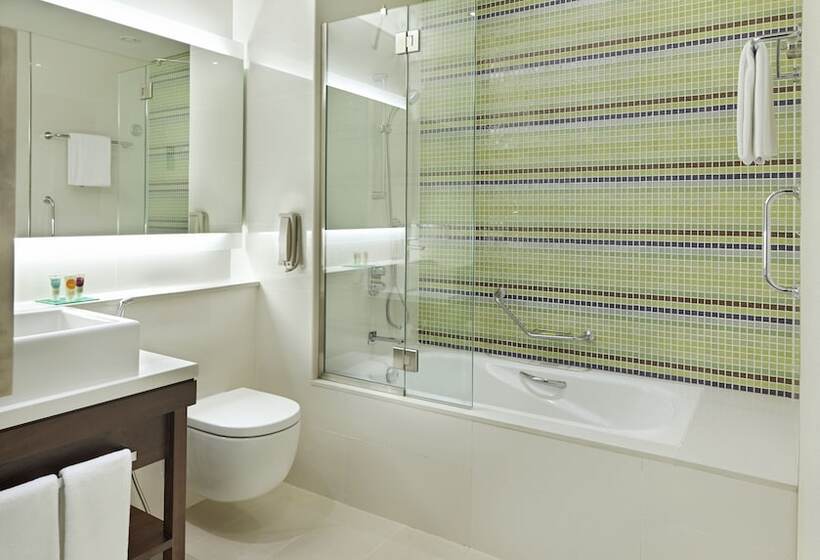 Номер Стандарт, Hyatt Place Dubai Baniyas Square