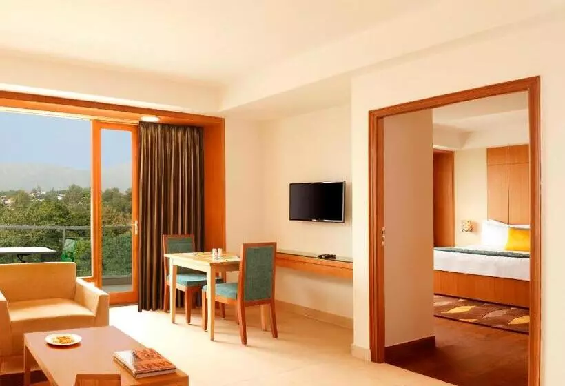 سوییت اجرایی, Lemon Tree Hotel, Dehradun