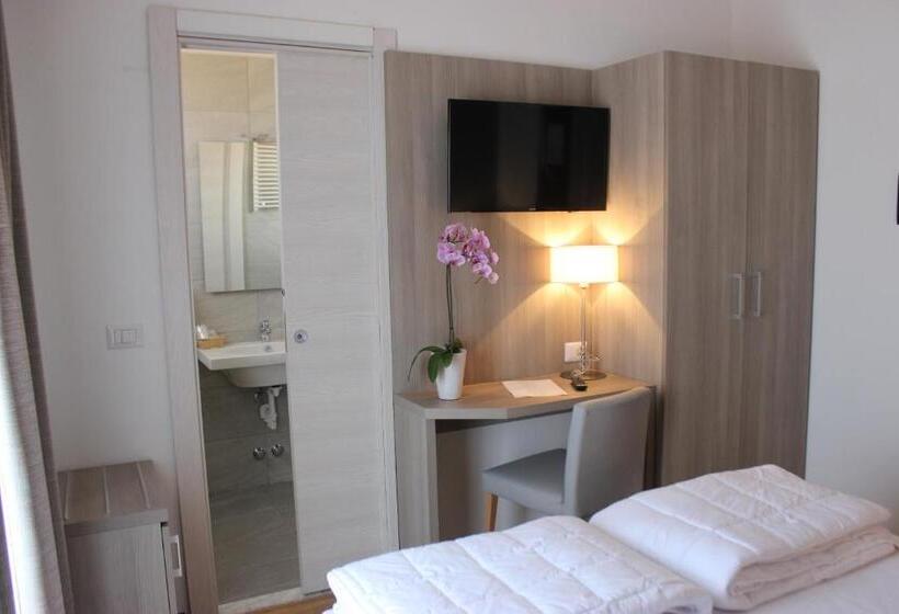 Standardzimmer mit seitlichem Meerblick, Loreley