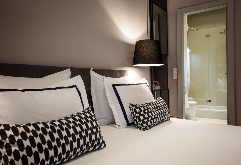 חדר אקונומי, Osam  Adults Only