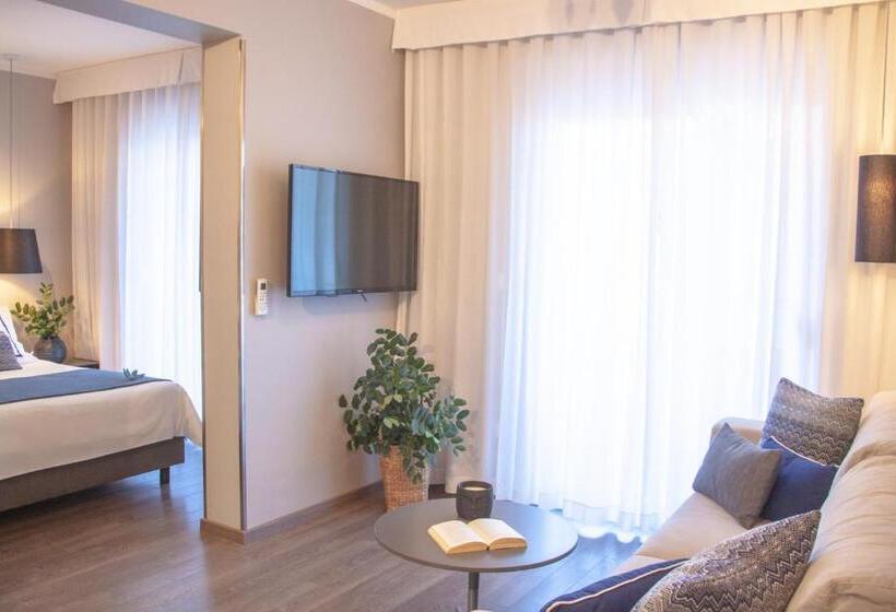 סוויטה, Osam  Adults Only