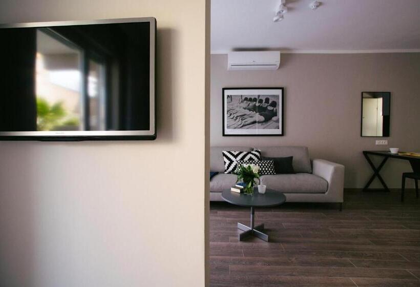 סוויטה נוף לים, Osam  Adults Only