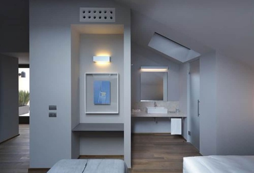 Junior Suite, Posta Design