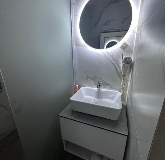 اتاق استاندارد چهار تخته, Real