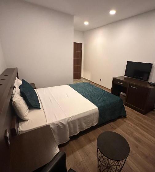 اتاق لوکس با بالکن, Real