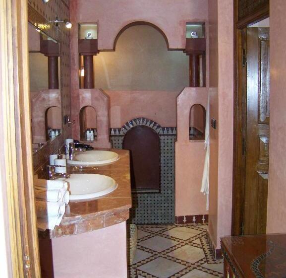 豪华套房, Ryad Salama