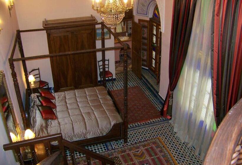 豪华套房, Ryad Salama