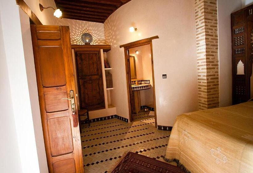 标准间, Ryad Salama