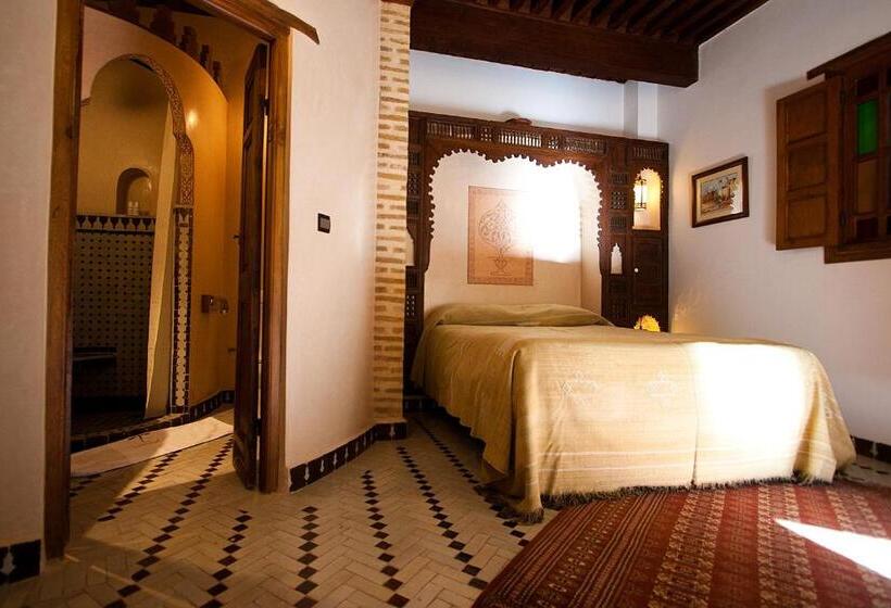 标准间, Ryad Salama