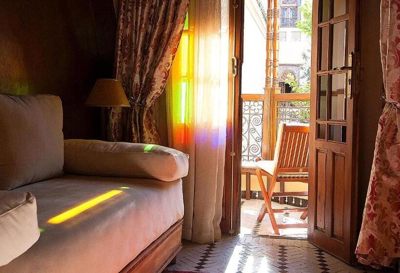 标准间, Ryad Salama