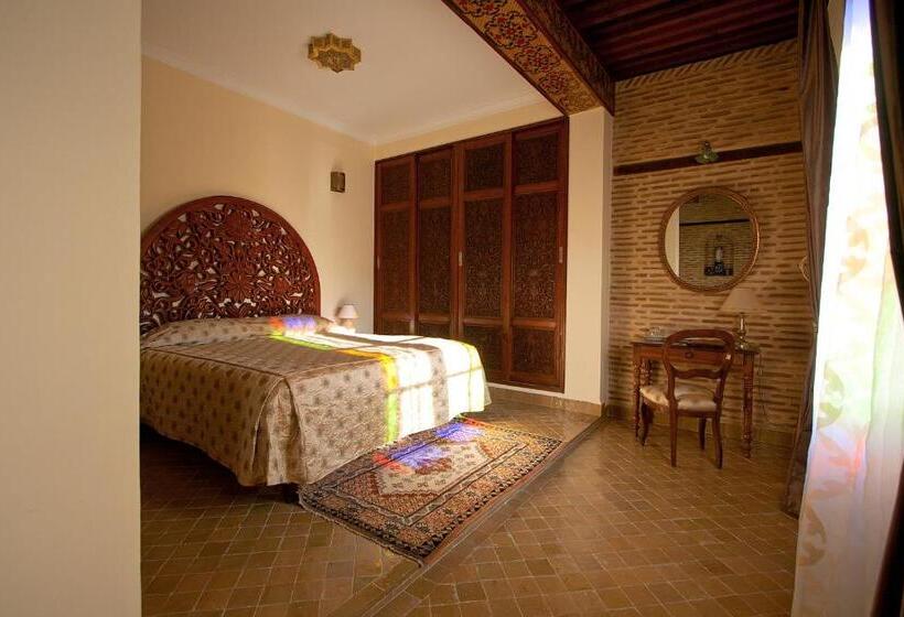 标准间, Ryad Salama