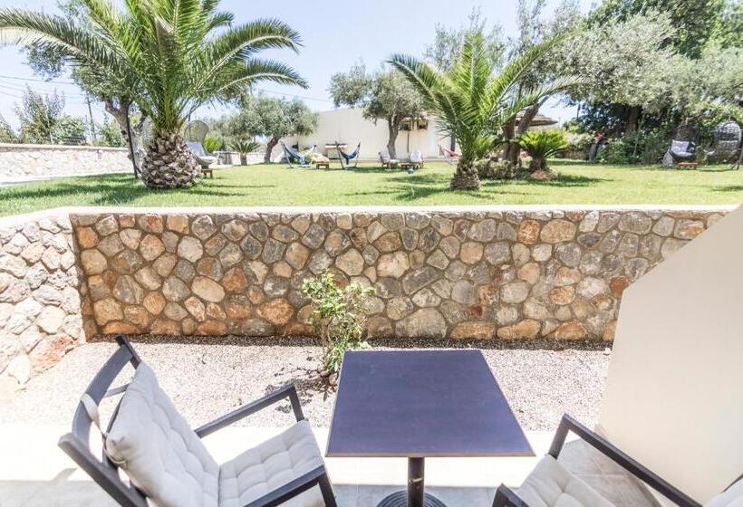 إستديو عائلى, Lindos Blue Sky