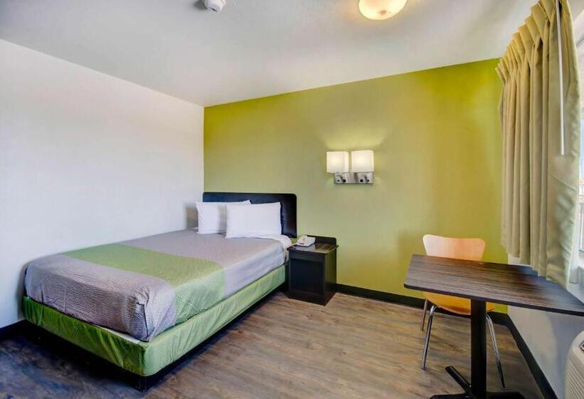 חדר סטנדרט מותאם לאדם עם מוגבלויות, Motel 6 Douglas, Az