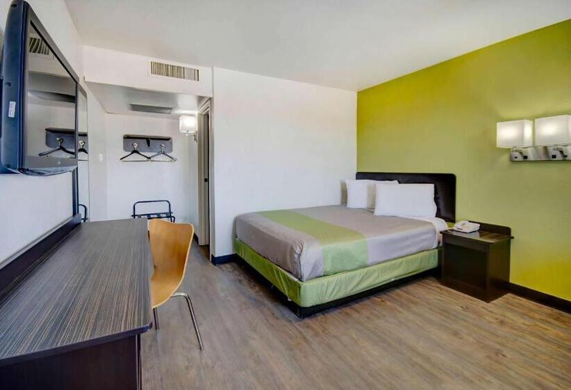 חדר סטנדרט מותאם לאדם עם מוגבלויות, Motel 6 Douglas, Az