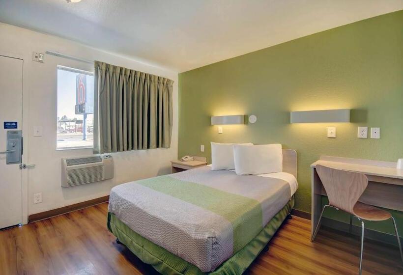 חדר דלוקס, Motel 6 Douglas, Az