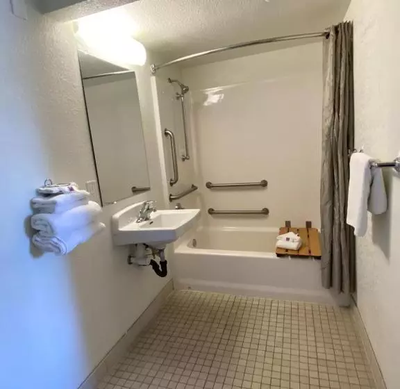 身障者適用スタンダードルーム, Motel 6flagstaff, Az  West  Woodland Village