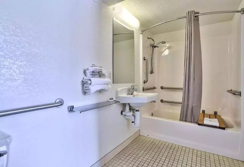 身障者適用スタンダードルーム, Motel 6flagstaff, Az  West  Woodland Village