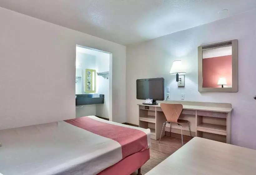 身障者適用スタンダードルーム, Motel 6flagstaff, Az  West  Woodland Village