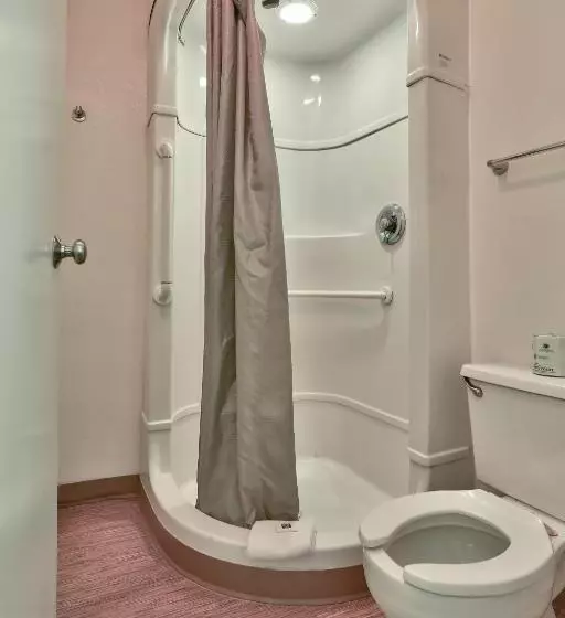 スタンダード４人部屋, Motel 6flagstaff, Az  West  Woodland Village