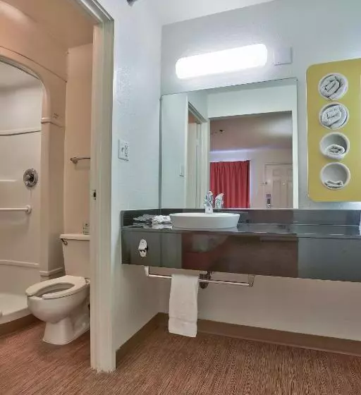 スタンダード４人部屋, Motel 6flagstaff, Az  West  Woodland Village