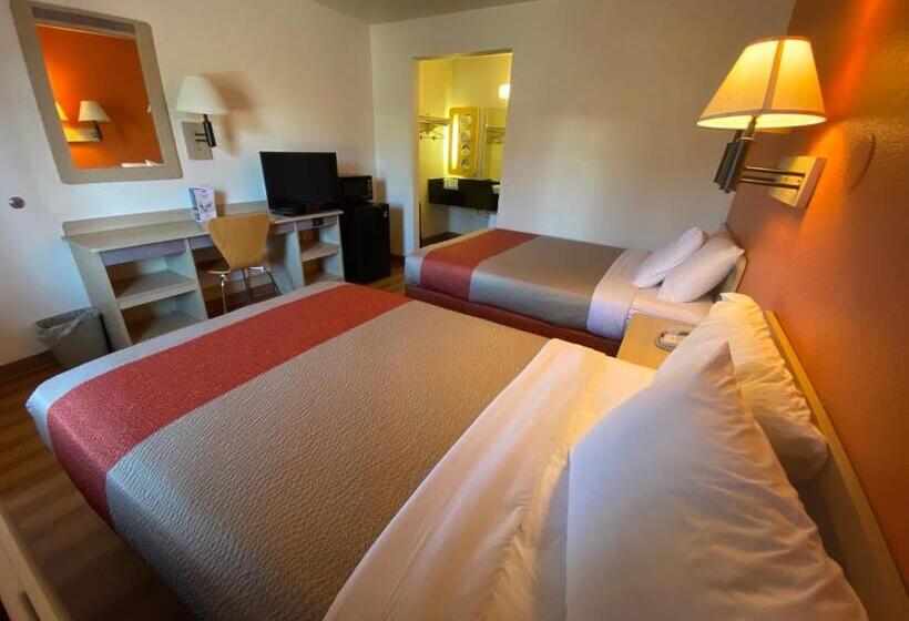 四人豪华间, Motel 6flagstaff, Az West Woodland Village