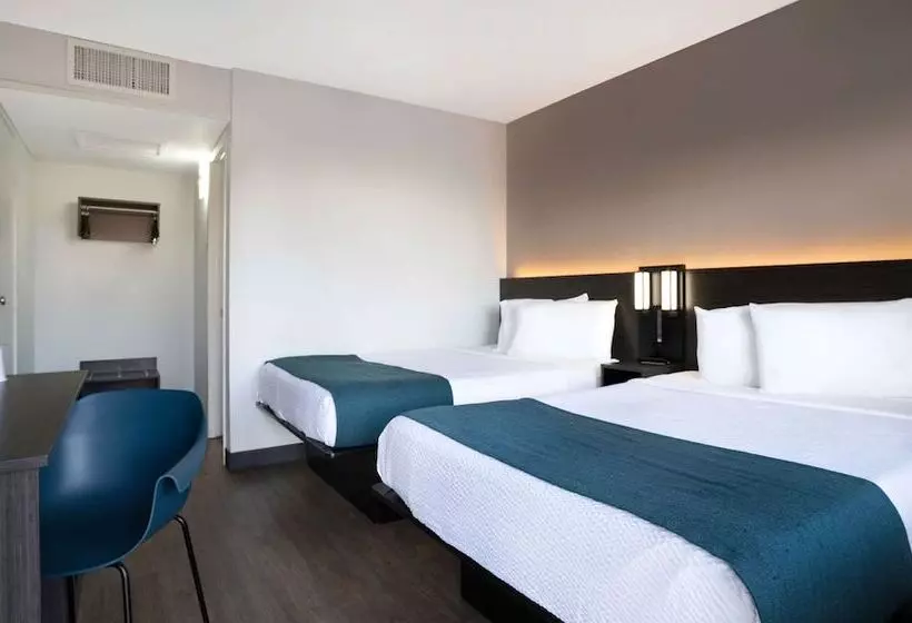 ２ダブルベッドのスタンダードルーム, Motel 6 Bakersfield, Ca  South