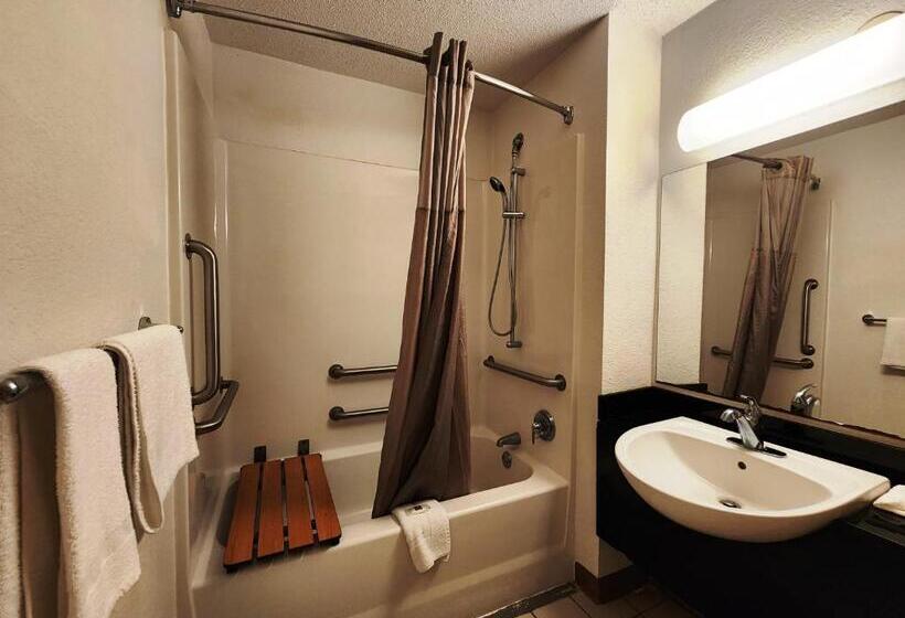 身障者適用キングサイズベッドルーム, Motel 6 Baytown, Tx  Baytown East
