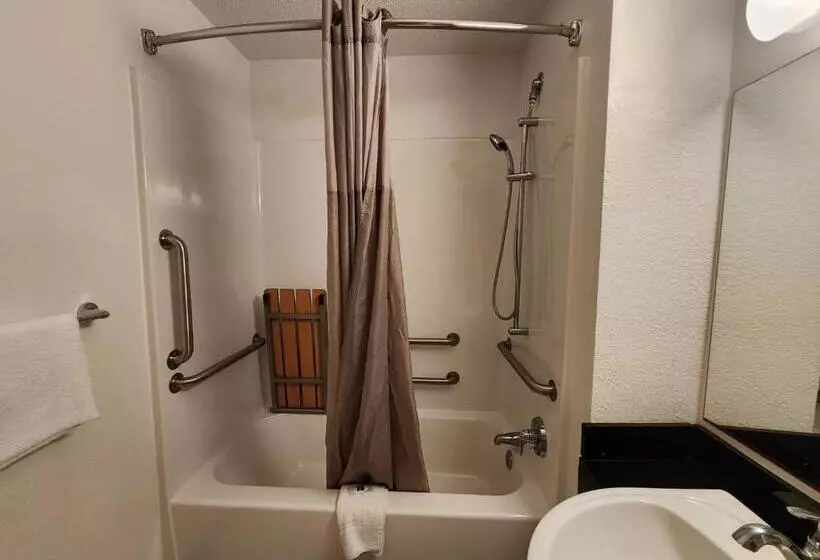 身障者適用キングサイズベッドルーム, Motel 6 Baytown, Tx Baytown East