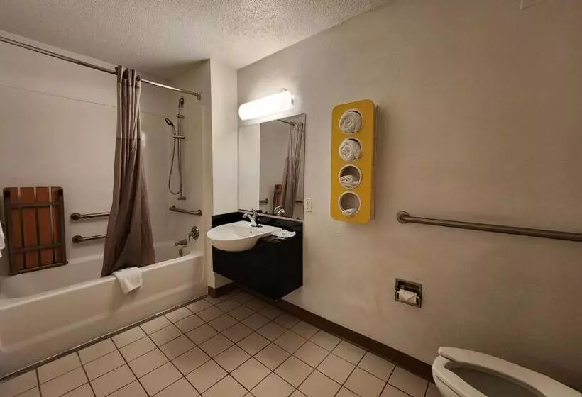 身障者適用キングサイズベッドルーム, Motel 6 Baytown, Tx Baytown East
