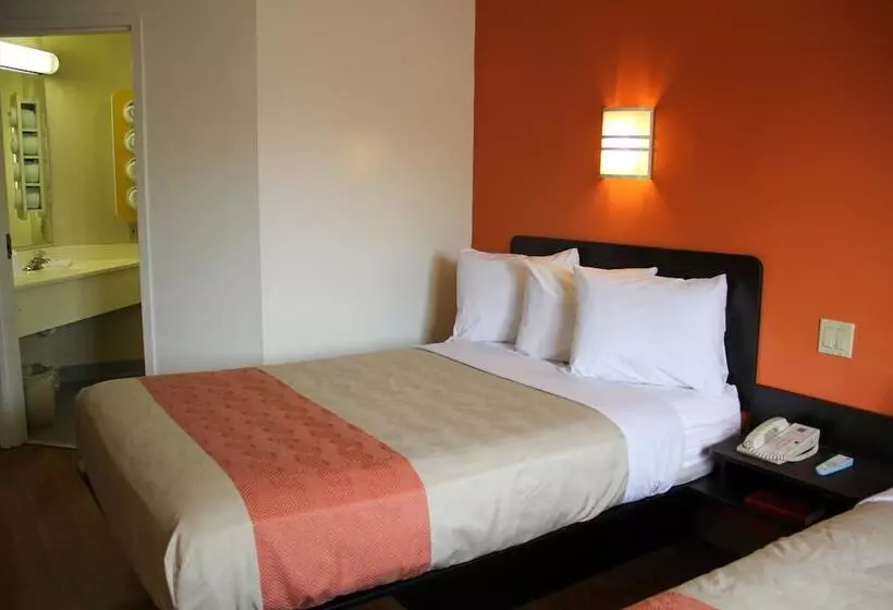 ２ダブルベッドのスタンダードルーム, Motel 6milan, Oh  Sandusky