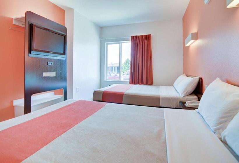 四人豪华间, Motel 6roanoke, Tx  Northlake  Speedway