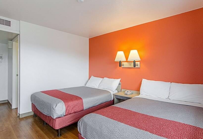 غرفه قياسيه سريرين مزدوجين, Motel 6rock Springs, Wy